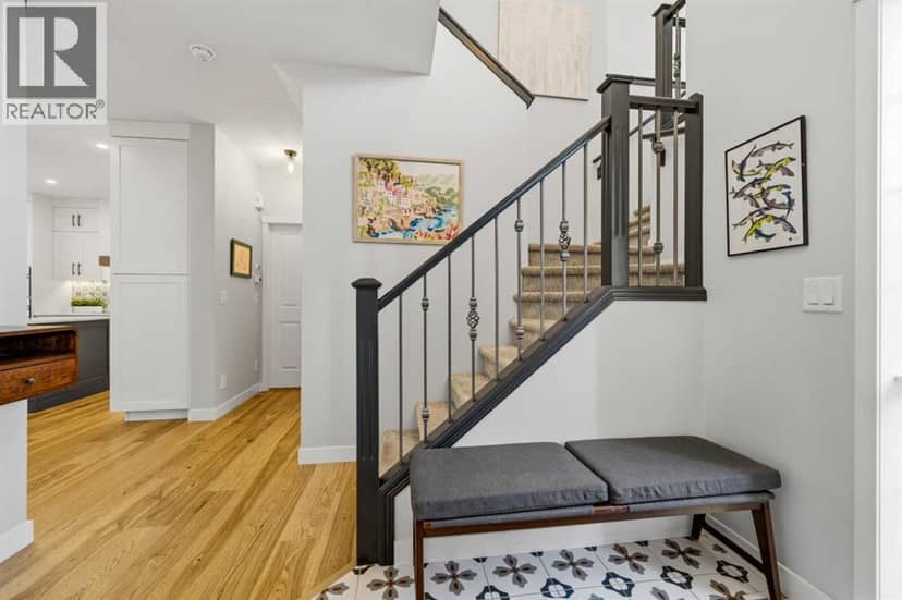 383 Springborough Way SW, Calgary, photo 3