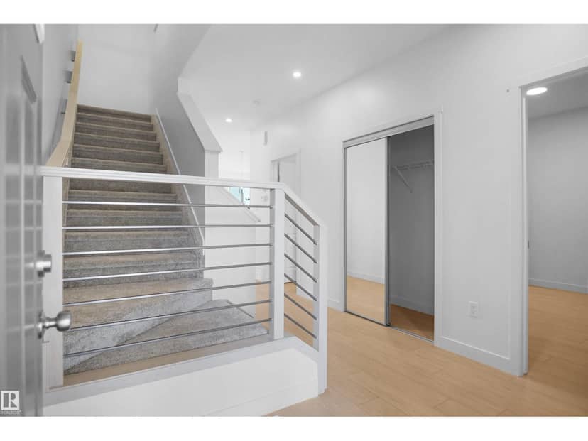 18166 73A ST NW, Edmonton, photo 2