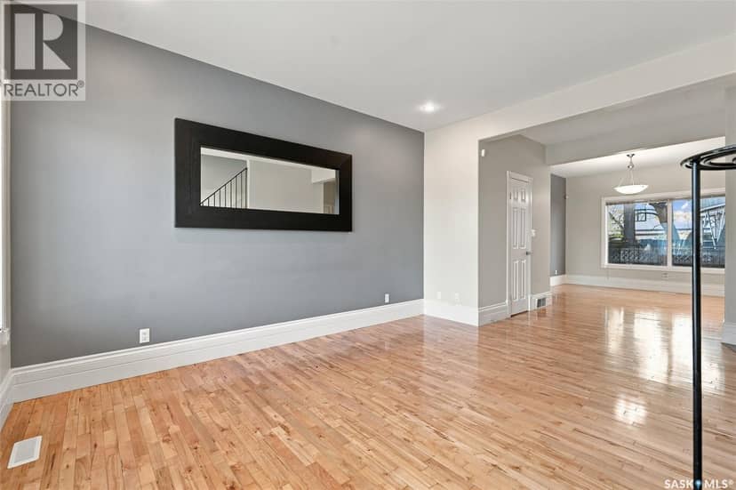 2 563 5th AVENUE N, Saskatoon, photo 3
