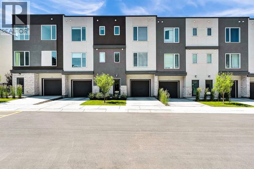 426 Shawnee Square SW, Calgary