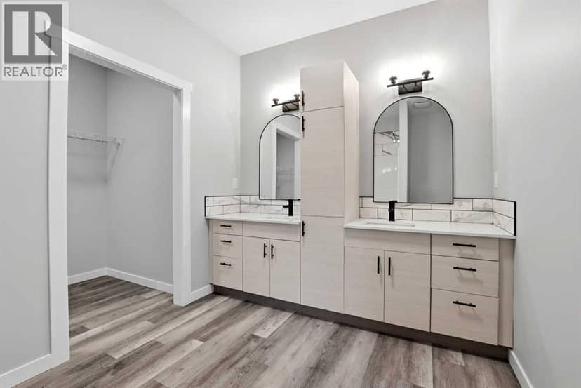 5240 & 5242 51 Street, Lacombe, photo 8