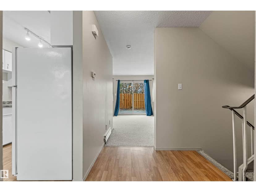 55 Royal Rd NW, Edmonton, photo 2