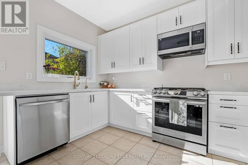 63 Billingham Heights, Aurora, photo 5
