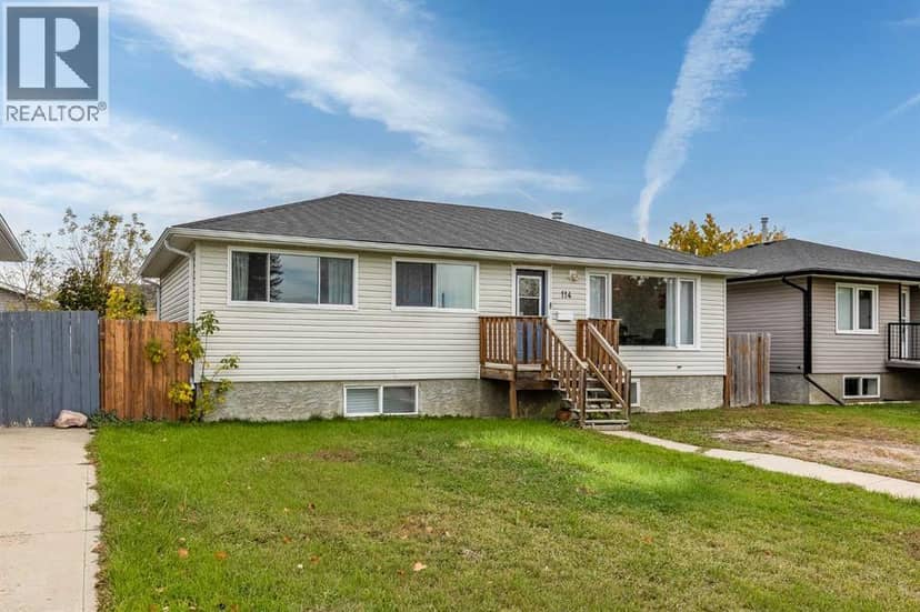 114 4 Street NW, Redcliff, photo 2