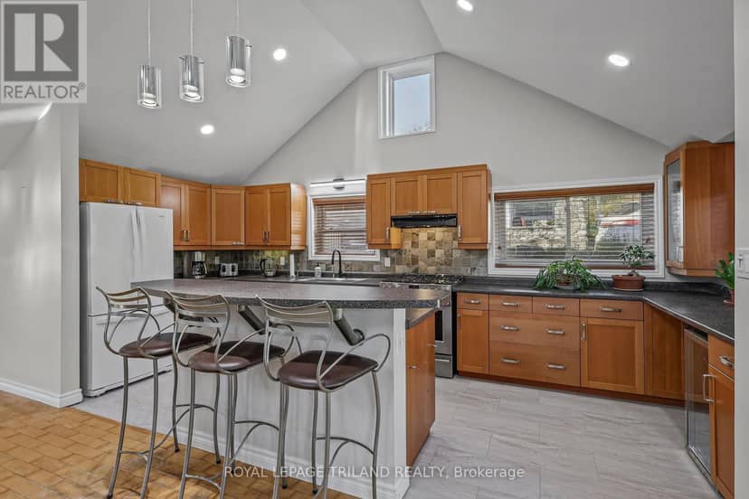 3137 Hale Street, Malahide, photo 3