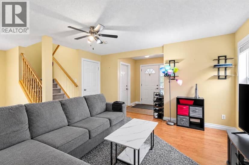 829 Westmount Drive, Strathmore, photo 5