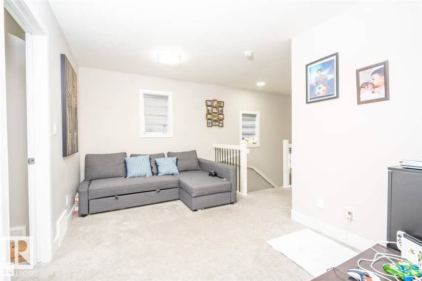 1767 26A ST NW, Edmonton, photo 2