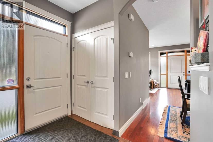 137 11 Avenue NW, Calgary, photo 8