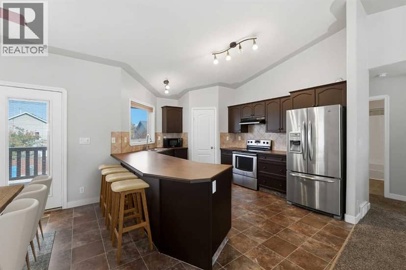 138 Jenner Crescent, Red Deer, photo 2