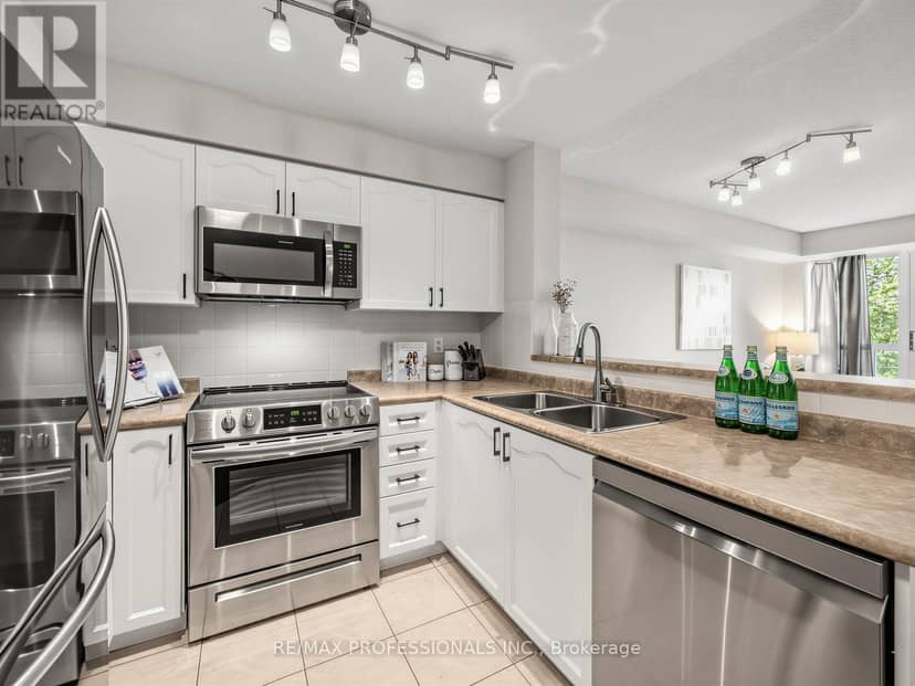 509 - 7 Michael Power Place, Toronto, photo 4
