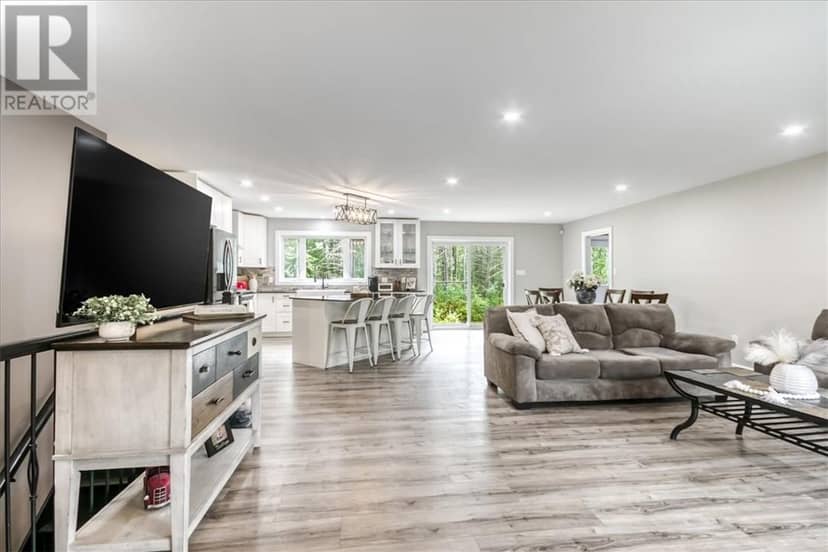 4059 Dupuis Drive, Hanmer, photo 3