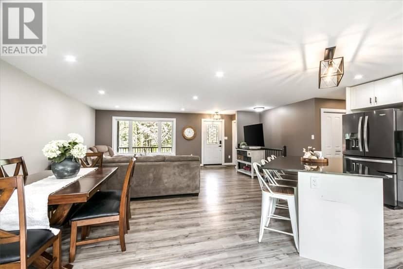 4059 Dupuis Drive, Hanmer, photo 5
