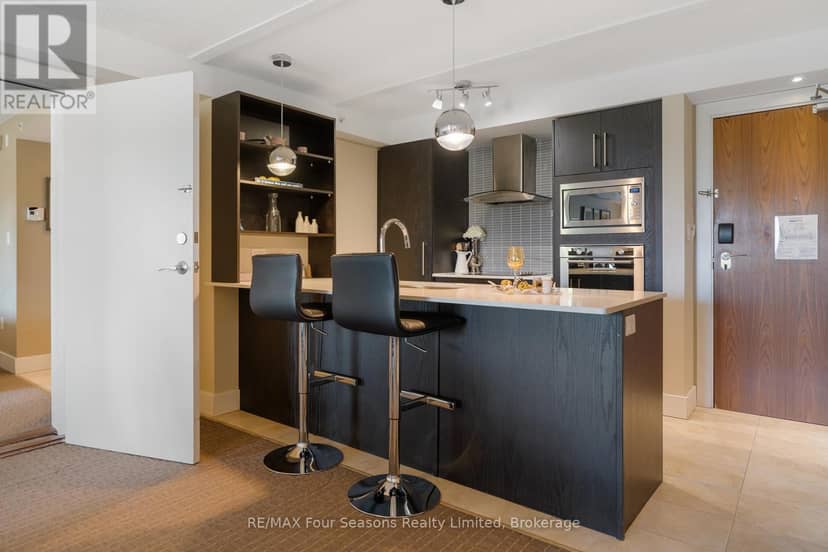 3109-3111 - 9 Harbour Street E, Collingwood, photo 5