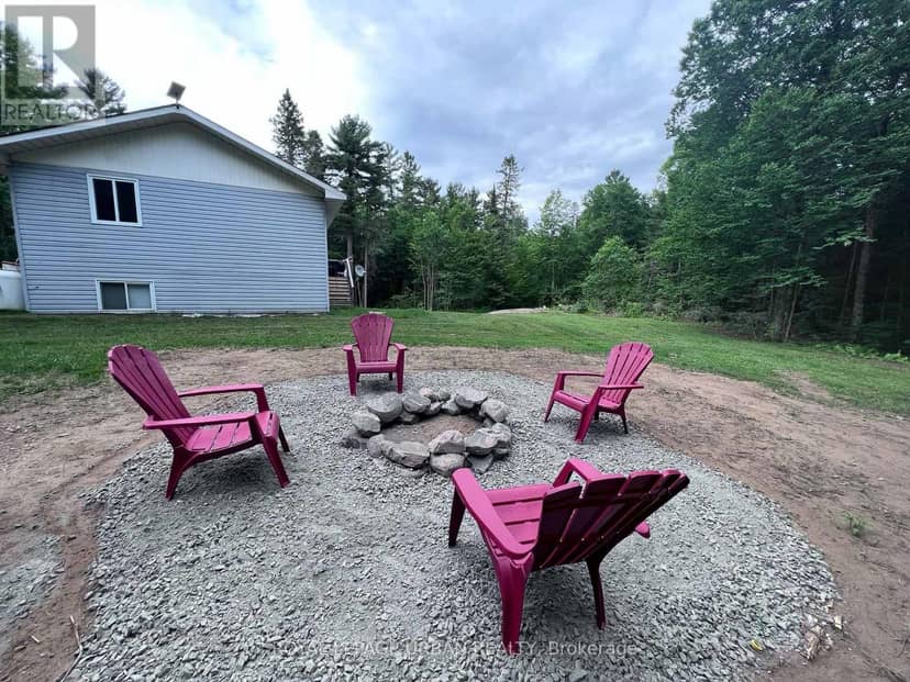 606 Rye Road, Parry Sound Remote Area
