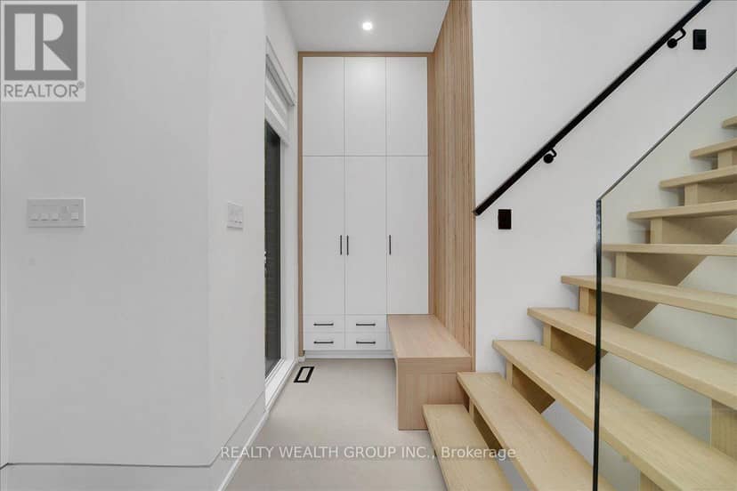 2 Kingsbury Crescent, Toronto, photo 6