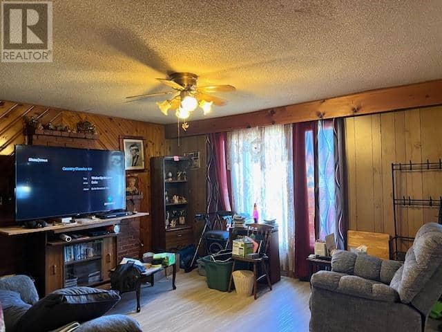 49 King Street E, St. Charles, photo 4