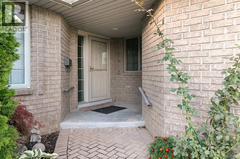 1487 Imperial Crescent, Windsor, photo 3