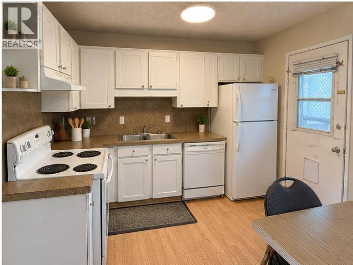 1521 19 Avenue N, Lethbridge, photo 6
