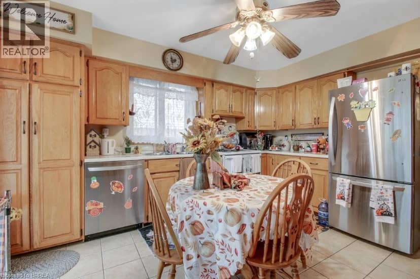 72 LYNDEN HILL Crescent, Brantford, photo 4