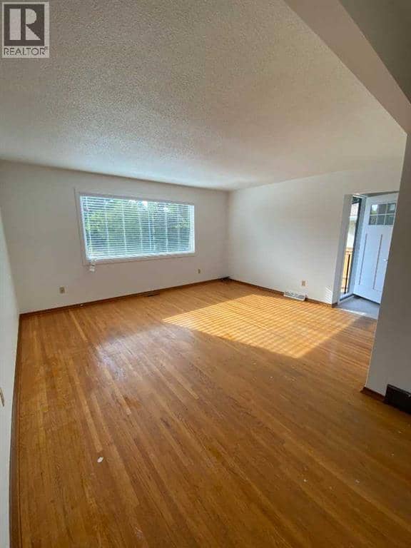 2826 43 Street SW, Calgary, photo 3