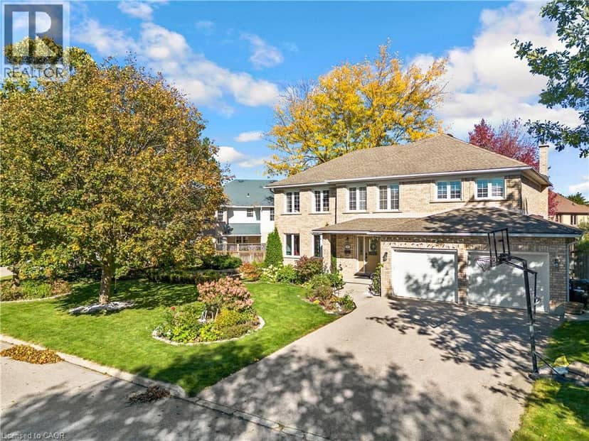 548 SANDBROOKE Court, Waterloo, photo 2