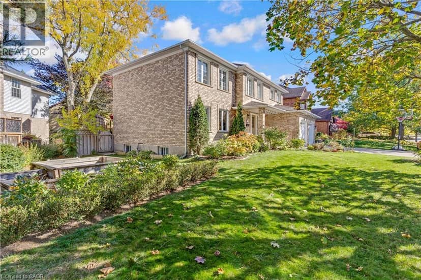 548 SANDBROOKE Court, Waterloo, photo 3