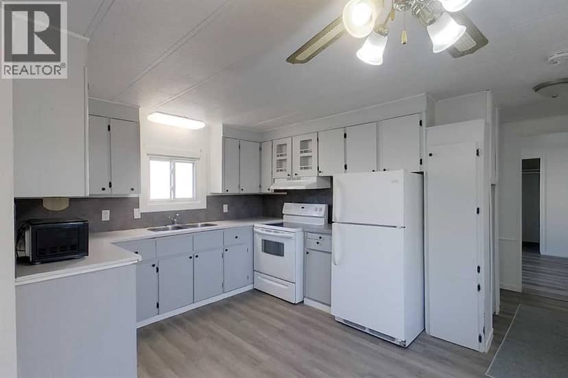 301 8 Street SW, Slave Lake, photo 4