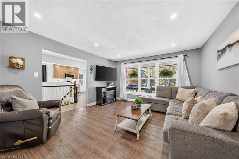 225 MACCRAE Drive, Caledonia, photo 3