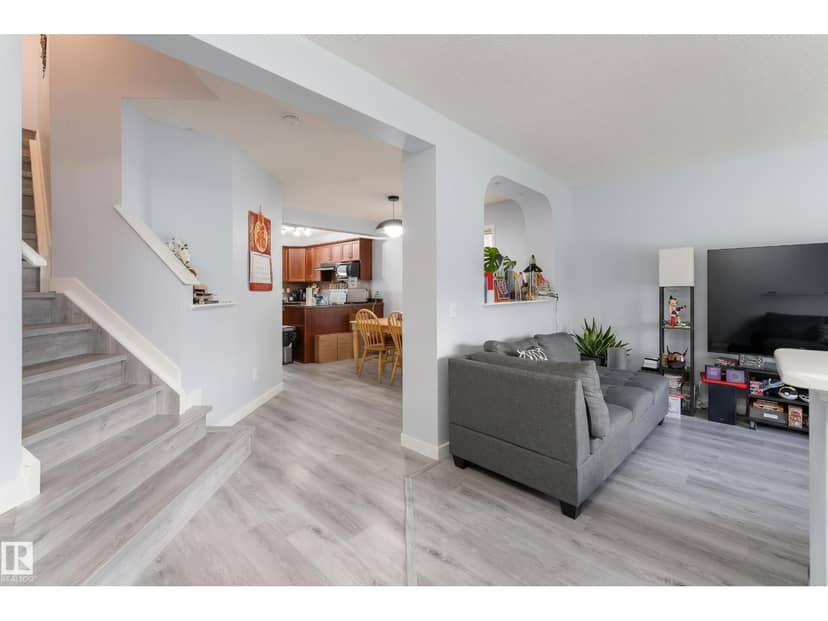 112 Brintnell Bv NW, Edmonton, photo 3