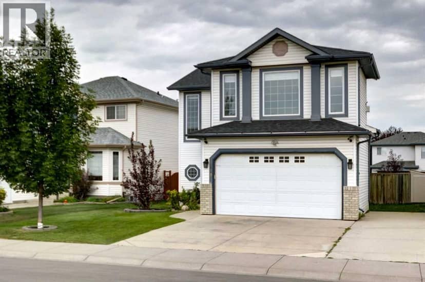 1820 Woodside Boulevard NW, Airdrie, photo 2