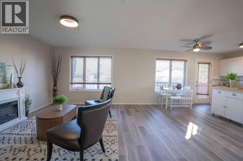 1820 Woodside Boulevard NW, Airdrie, photo 5
