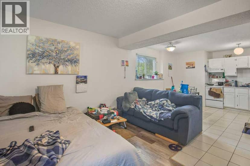 4639 48 Street, Sylvan Lake, photo 3