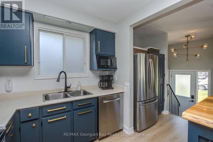 475 Athabaska Street, Tay, photo 4