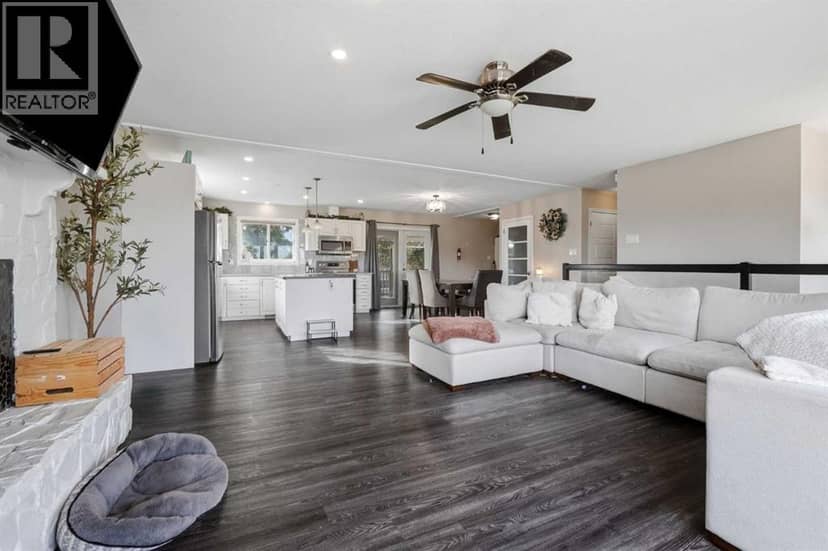 28 Newlands Avenue, Red Deer, photo 4