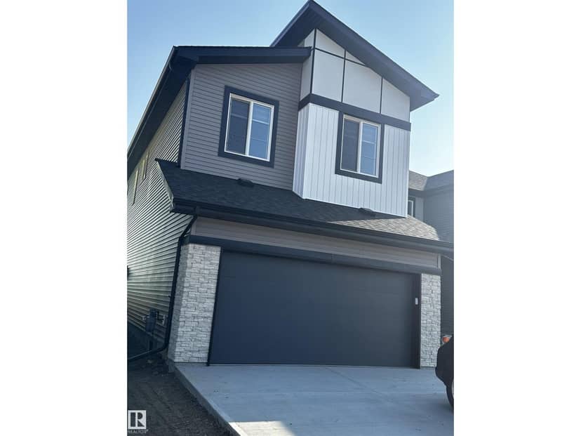 9461 Pear Cr SW, Edmonton
