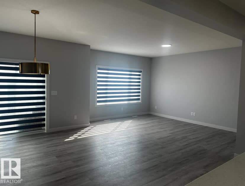 9461 Pear Cr SW, Edmonton, photo 3