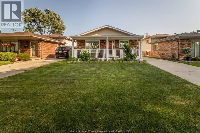 3444 Hemlock, Windsor, photo 2