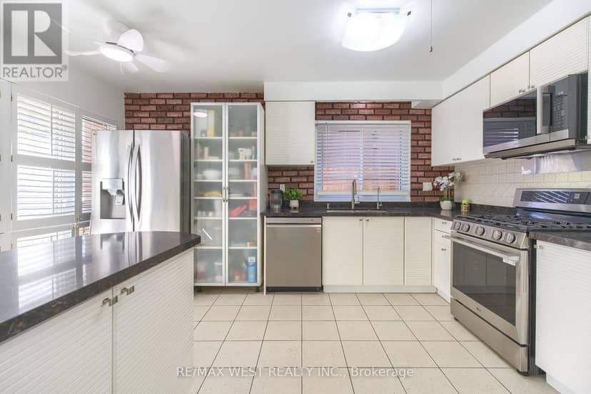 42 Masseygrove Crescent, Toronto, photo 4