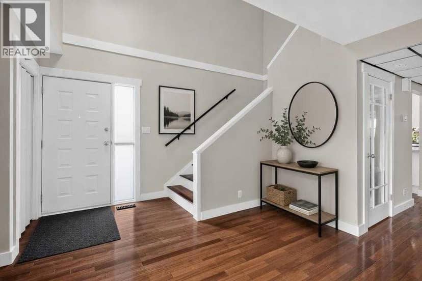 226 11 Avenue NE, Calgary, photo 2