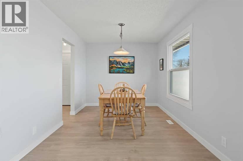 11 Berwick Hill NW, Calgary, photo 6