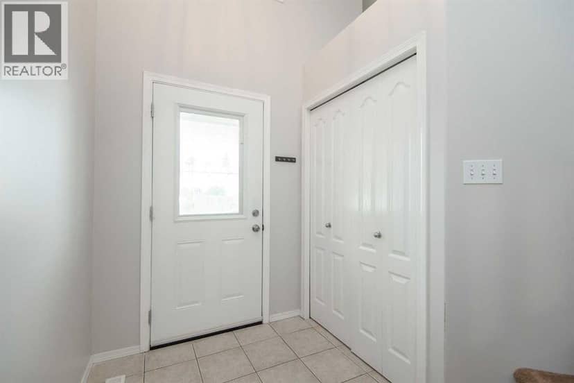 5, 4626 44 Street, Sylvan Lake, photo 4