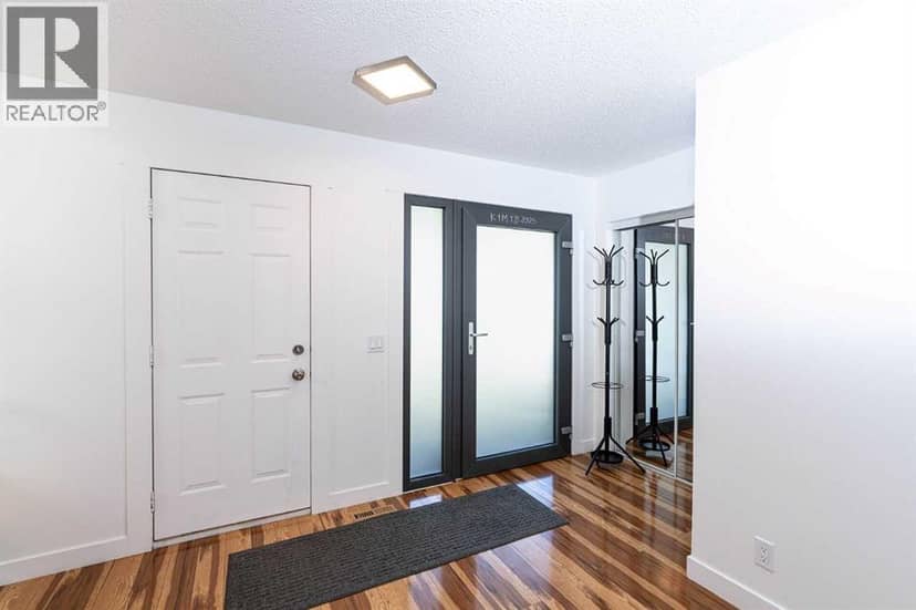 270 Somerside Park SW, Calgary, photo 5