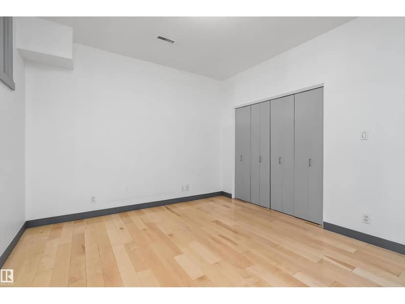 #212 10009 102 AV NW, Edmonton, photo 6