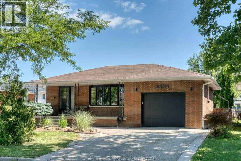 2954 Rushton, Windsor