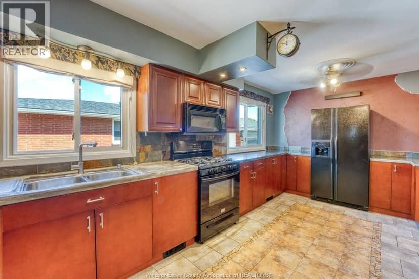 2954 Rushton, Windsor, photo 8