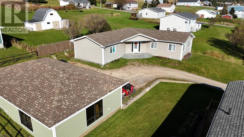 898 Oceanview Drive, Cape St. George, photo 2