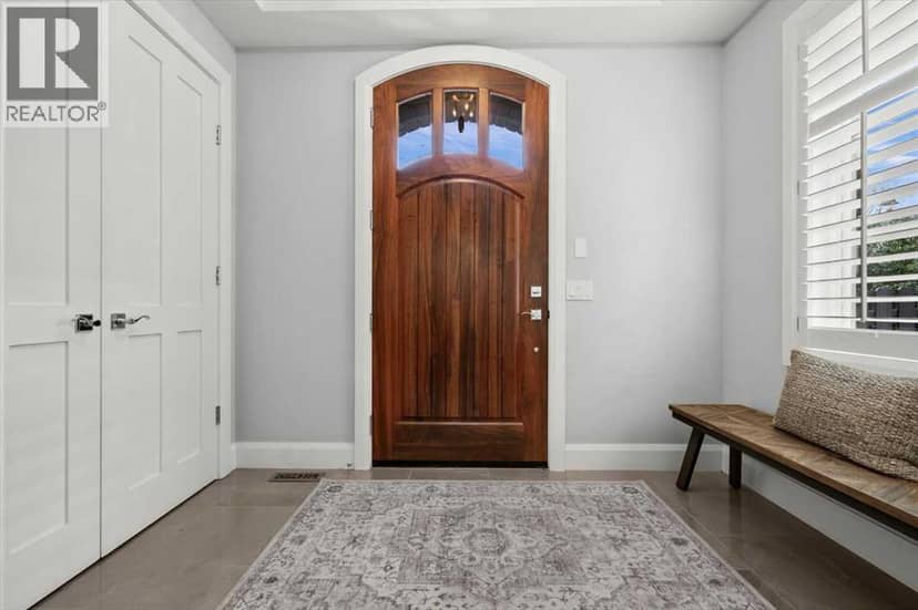 66 Mary Dover Drive SW, Calgary, photo 3