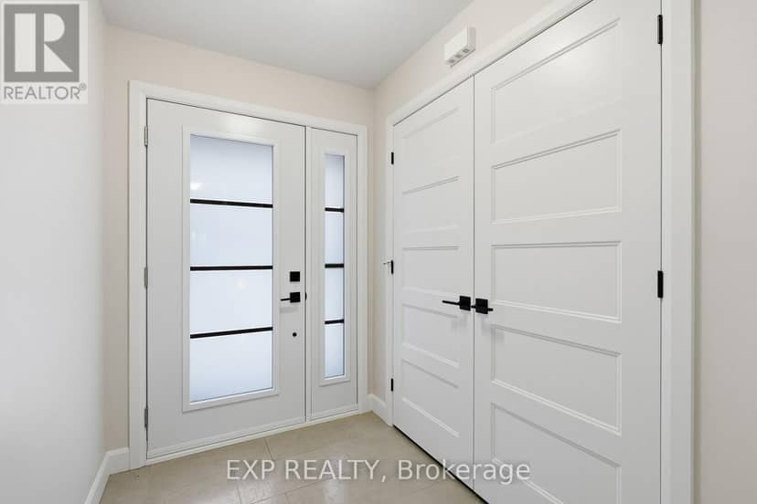 140 Elizabeth Crescent, North Dundas, photo 2