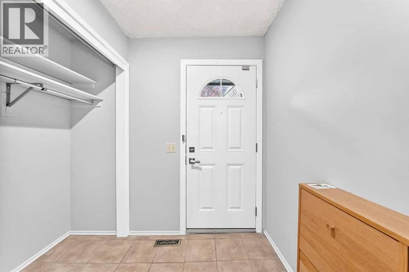 410 Brae Glen Crescent SW, Calgary, photo 4