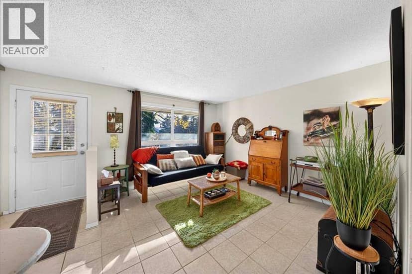 130 Woodmont Terrace SW, Calgary, photo 4
